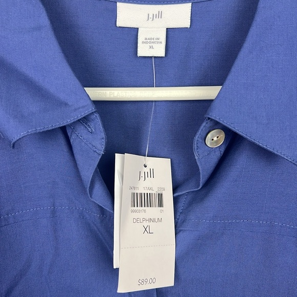 J Jill NWT oversized XL blue mother of pearl button down - Picture 4 of 10